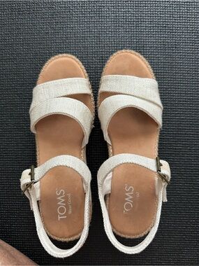 TOMS